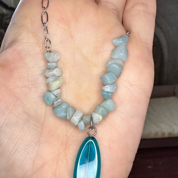 Sabika Playful Textures Natural Crystal Necklace - Picture 4 of 7